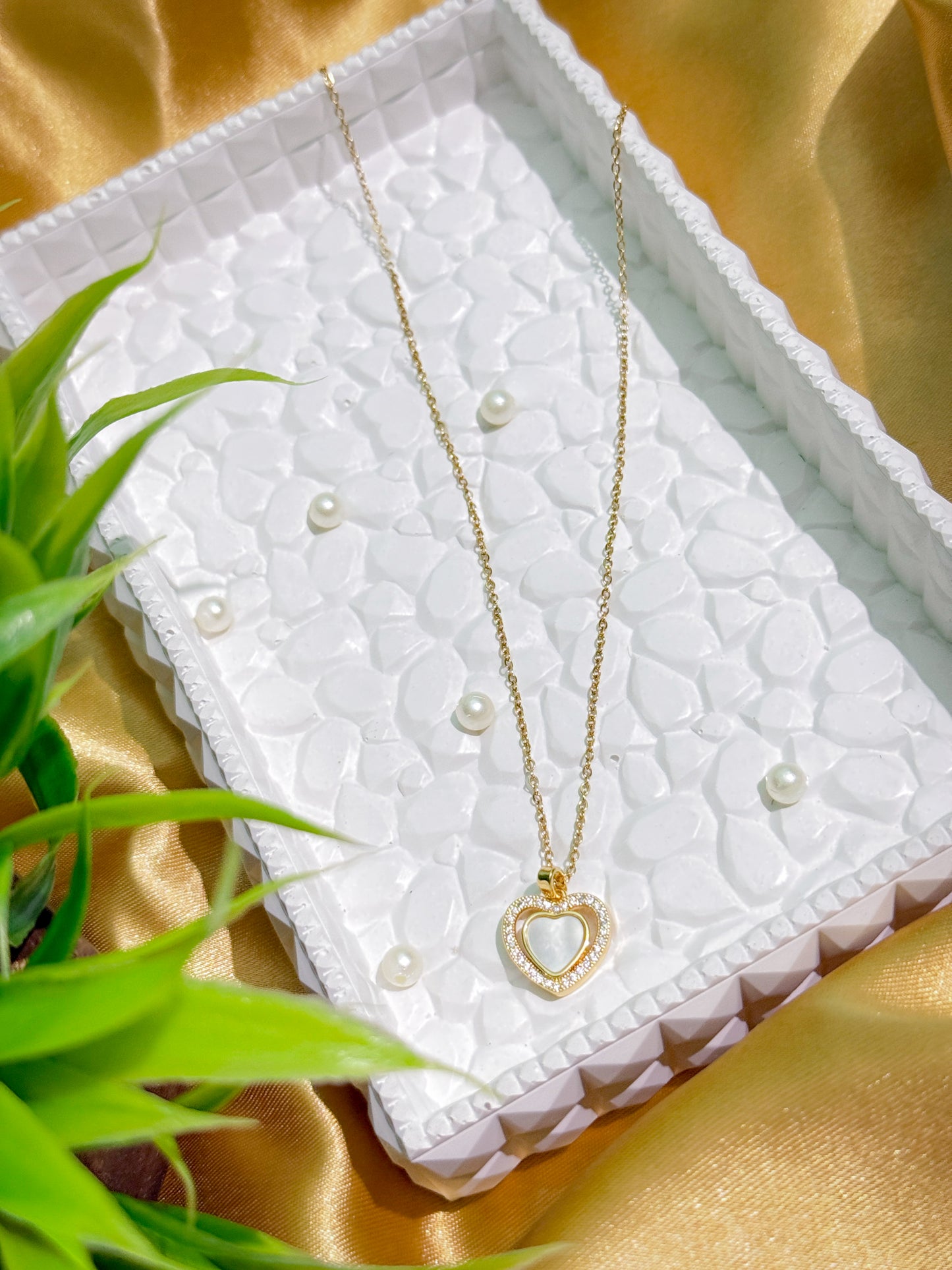 Antitarnised HeyBae heart pendant