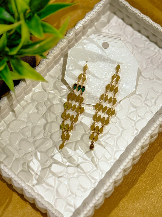 Antitarnised golden dangle earing