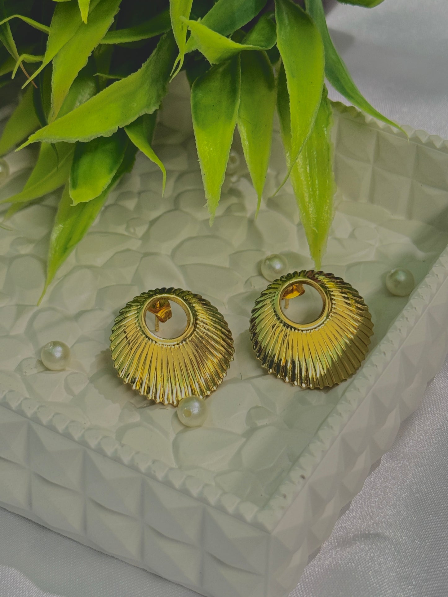 Antitarnised circular dome Earrings