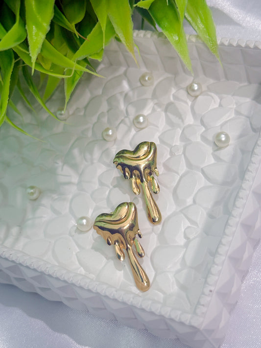 Antitarnised Melting Heart Drip Studs
