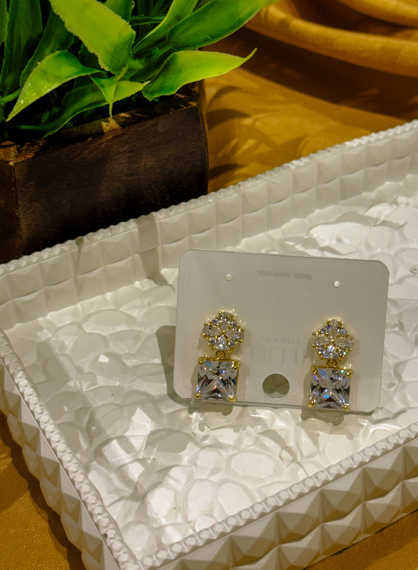 A.D STONE ZIRCONIA STUD EARINGS