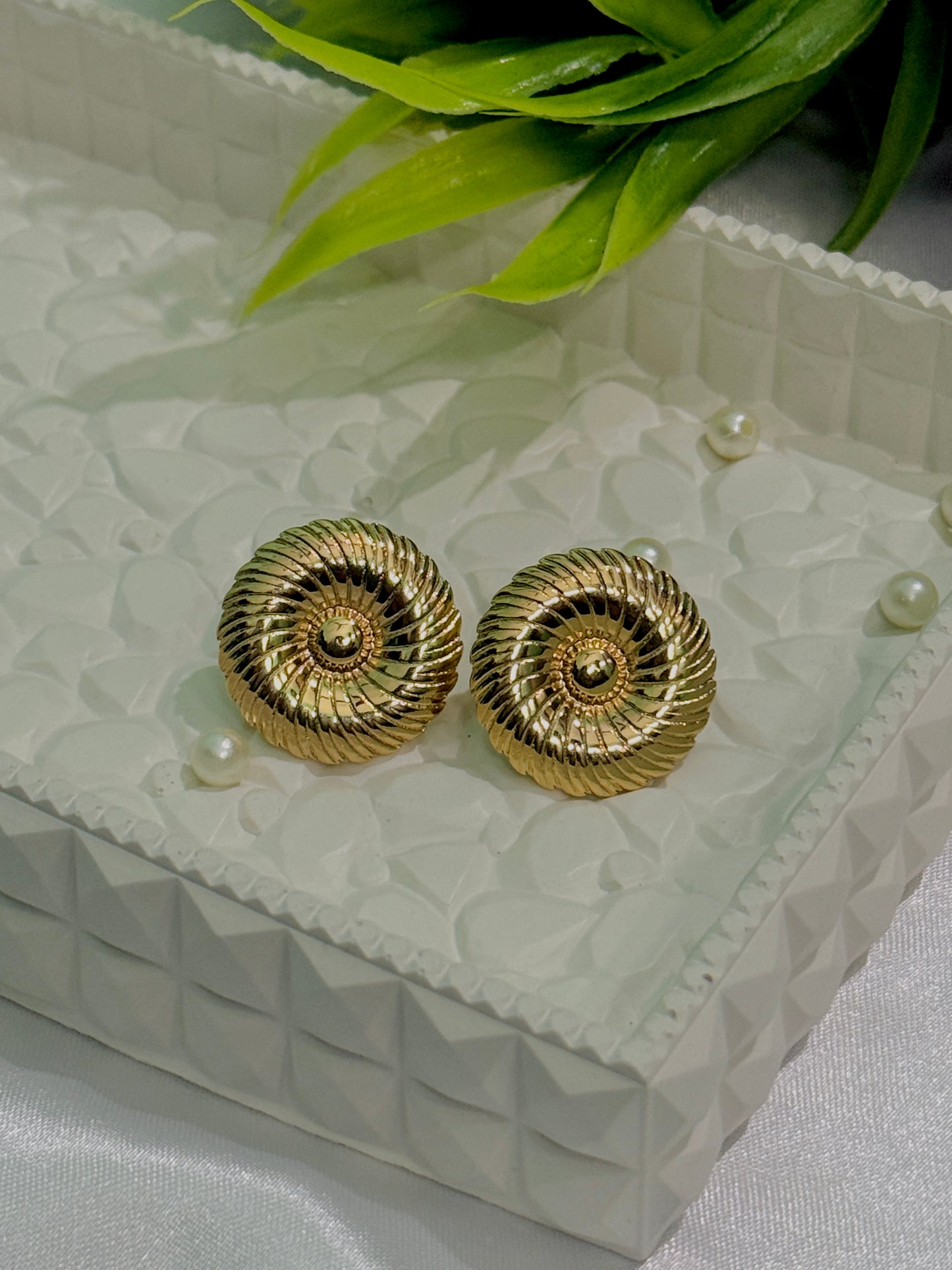 Antitarnised Circular Stud Earrings