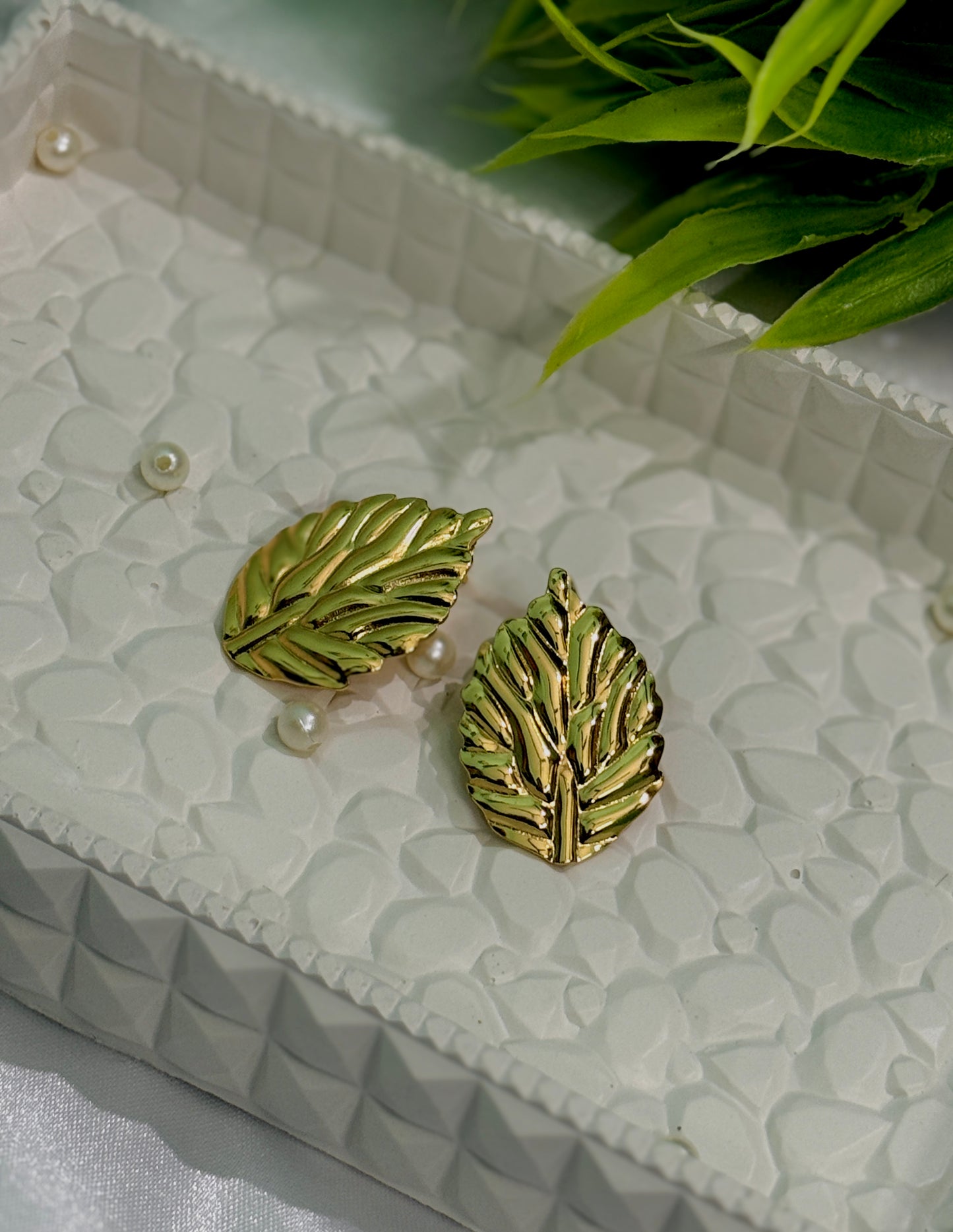 Antitarnised Leaf stud Earrings