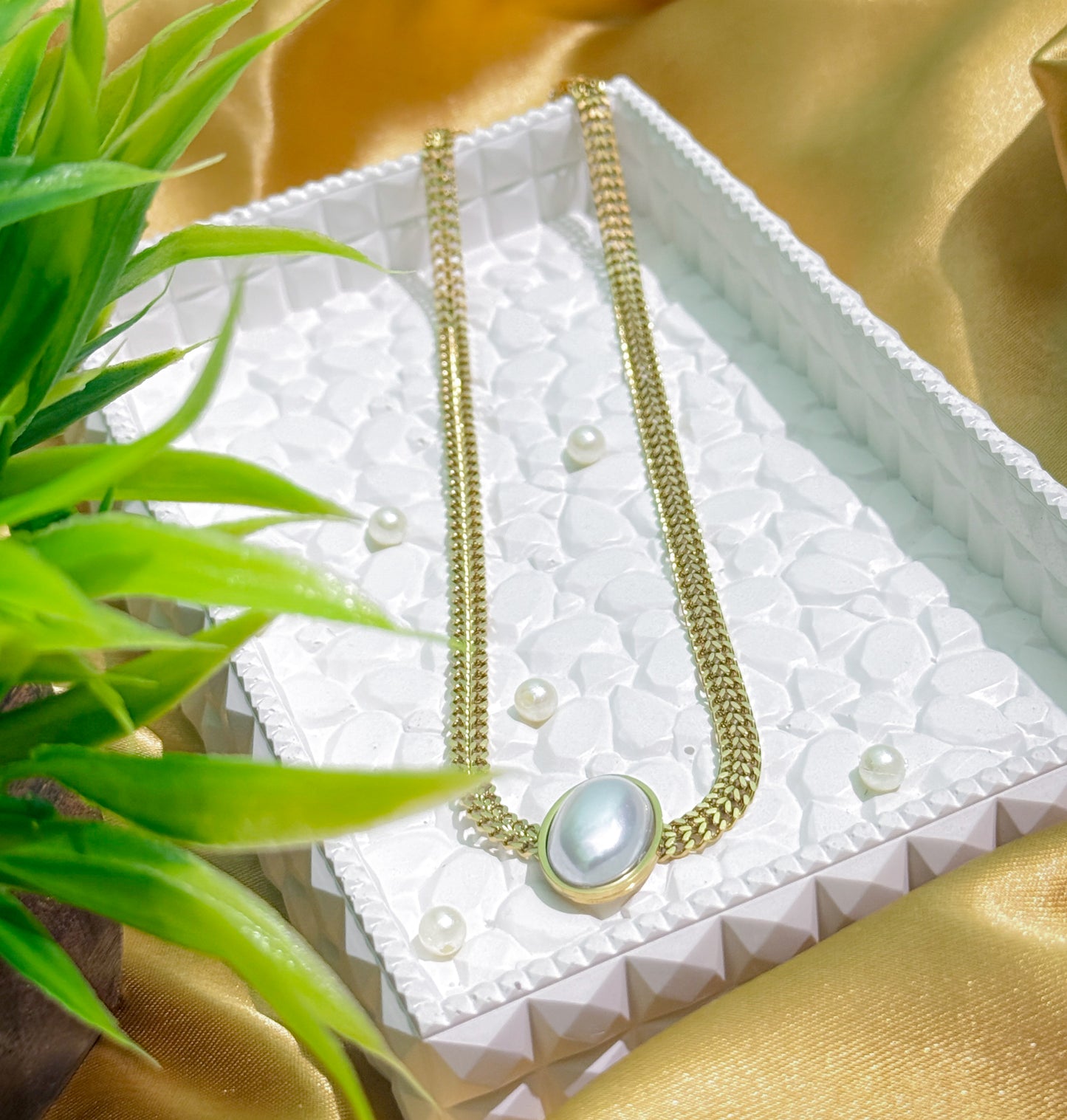 Oval pearl chunky gold-plated chain
