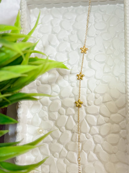 Floral Finesse Bracelet